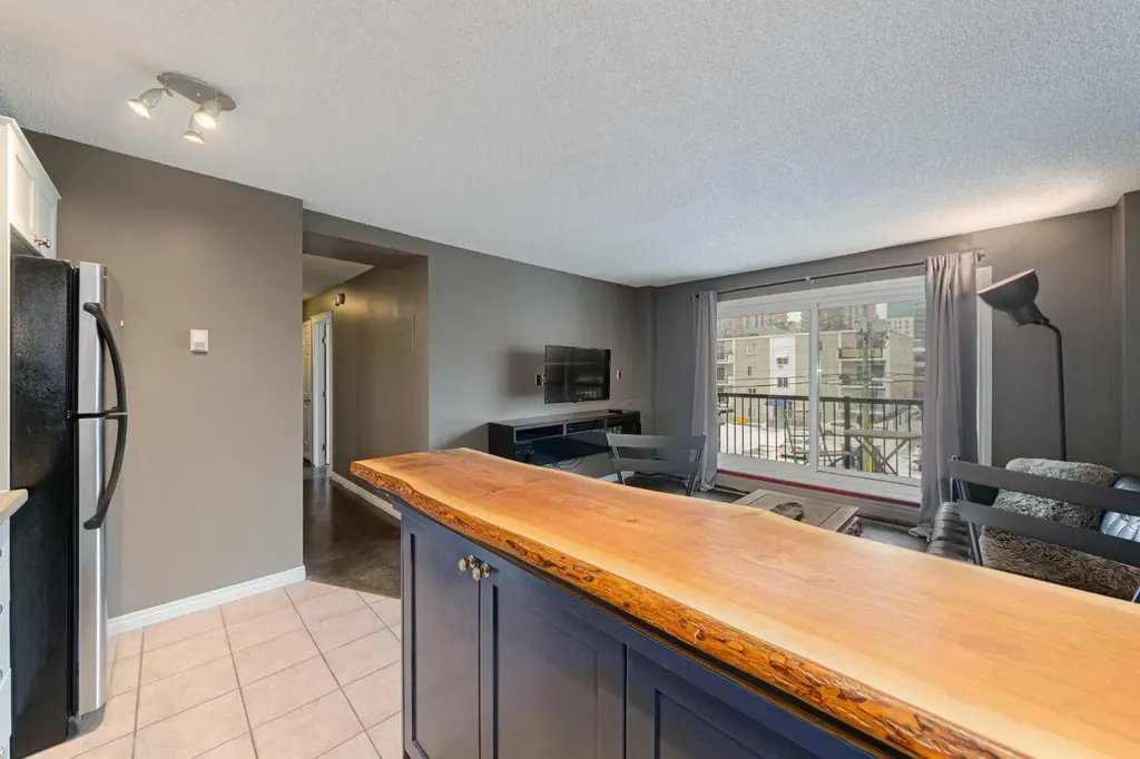 117 23 Avenue SW Calgary AB T2S 0H9