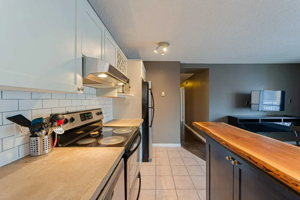 117 23 Avenue SW Calgary AB T2S 0H9