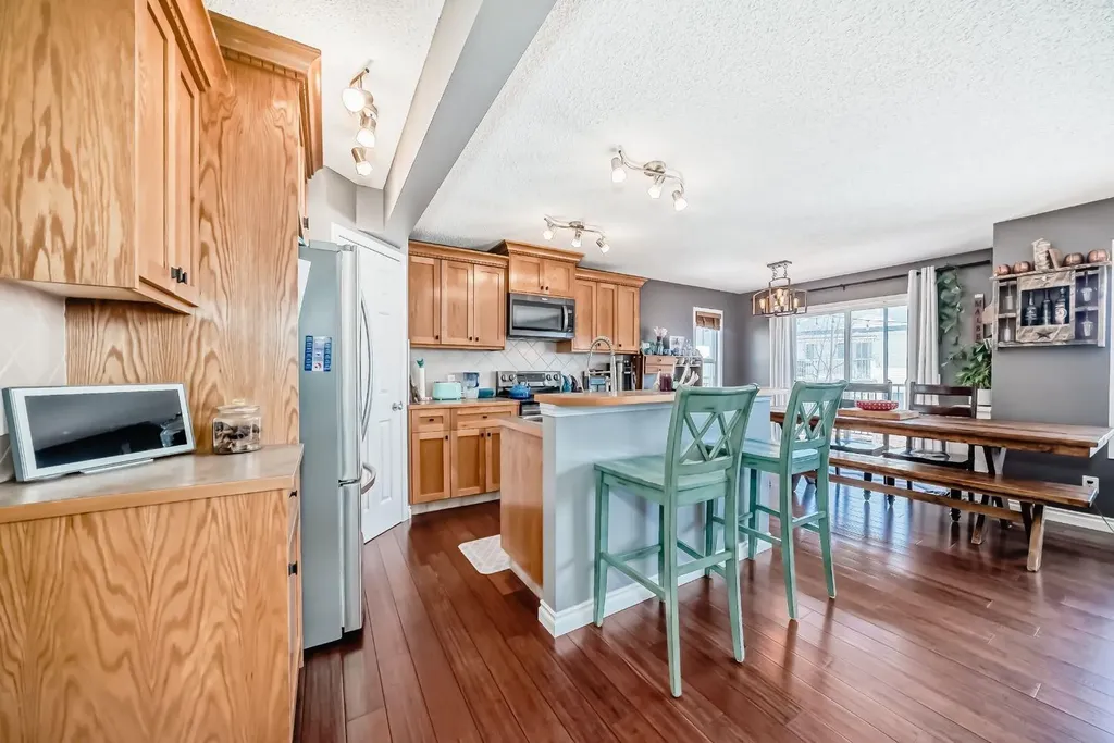 220 Hillcrest Court Strathmore AB T1P 0A4