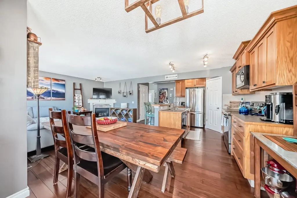 220 Hillcrest Court Strathmore AB T1P 0A4