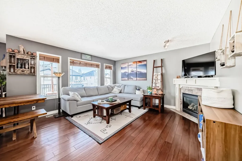 220 Hillcrest Court Strathmore AB T1P 0A4
