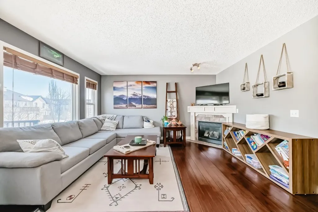 220 Hillcrest Court Strathmore AB T1P 0A4