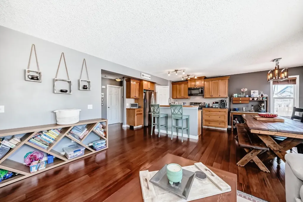 220 Hillcrest Court Strathmore AB T1P 0A4