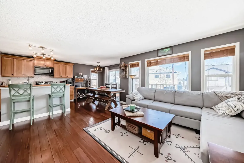 220 Hillcrest Court Strathmore AB T1P 0A4