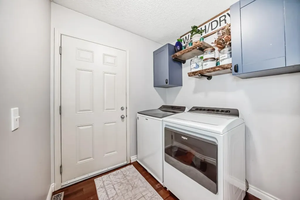 220 Hillcrest Court Strathmore AB T1P 0A4