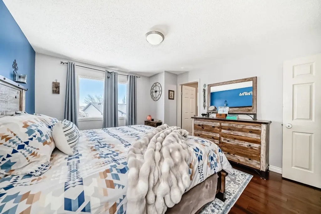220 Hillcrest Court Strathmore AB T1P 0A4