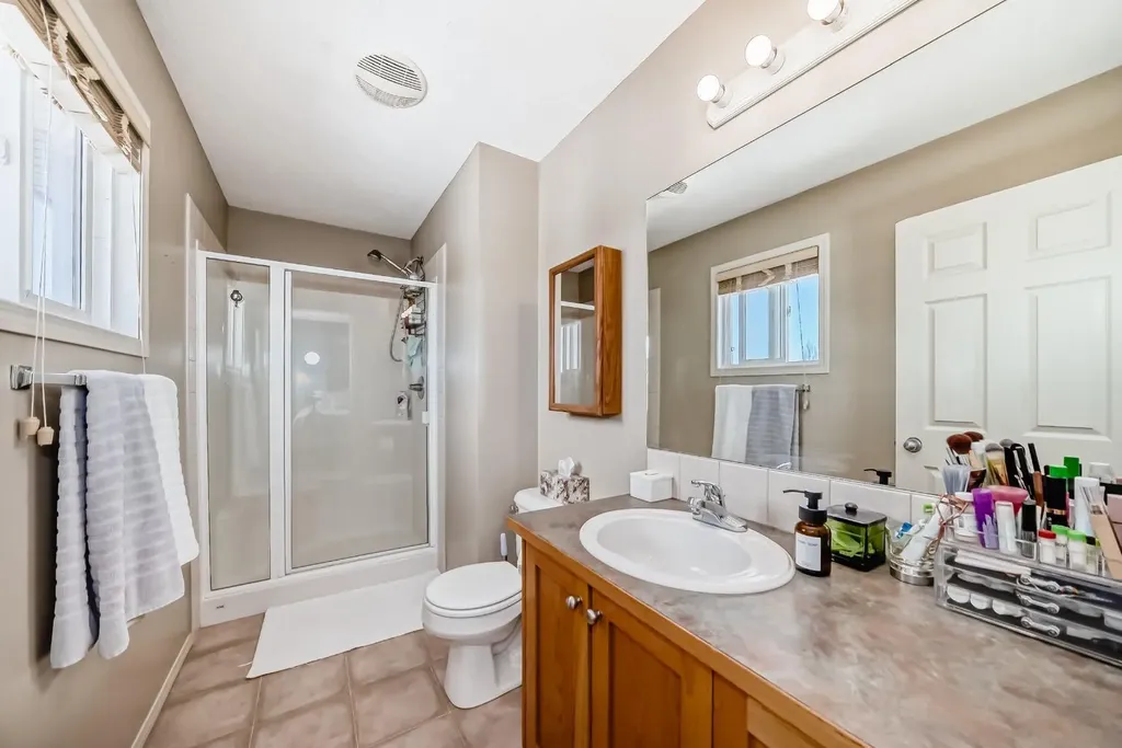 220 Hillcrest Court Strathmore AB T1P 0A4