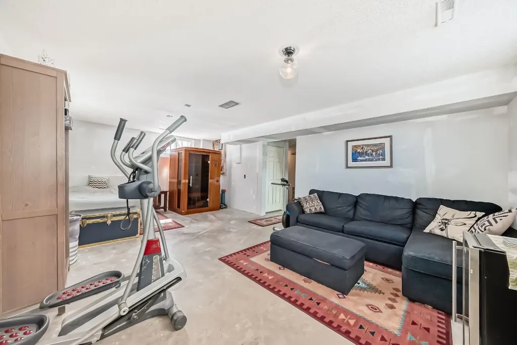 220 Hillcrest Court Strathmore AB T1P 0A4