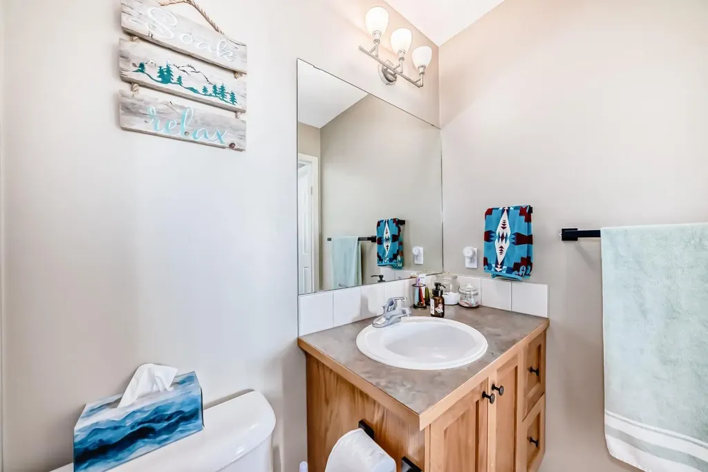 220 Hillcrest Court Strathmore AB T1P 0A4