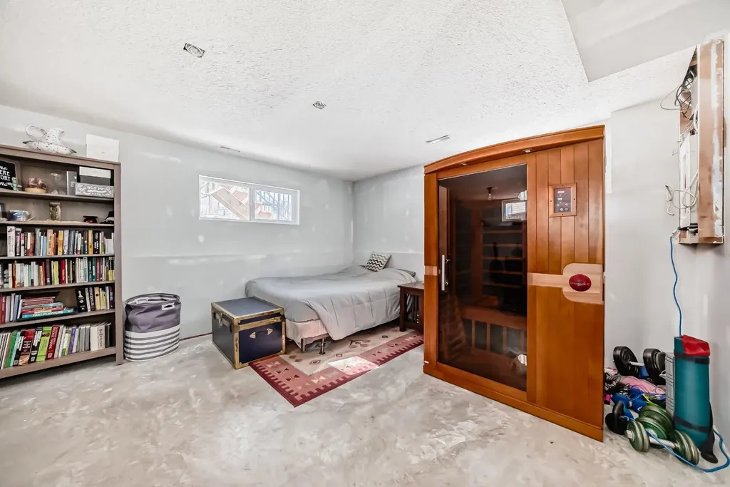 220 Hillcrest Court Strathmore AB T1P 0A4