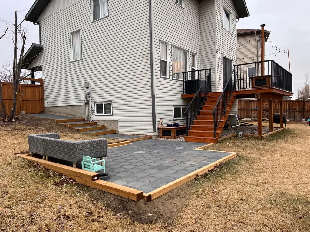 220 Hillcrest Court Strathmore AB T1P 0A4