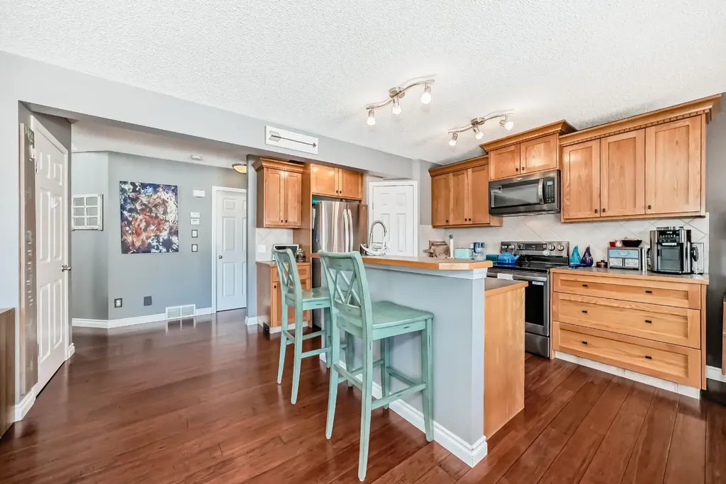 220 Hillcrest Court Strathmore AB T1P 0A4