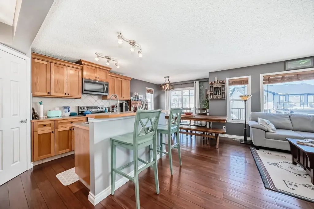 220 Hillcrest Court Strathmore AB T1P 0A4