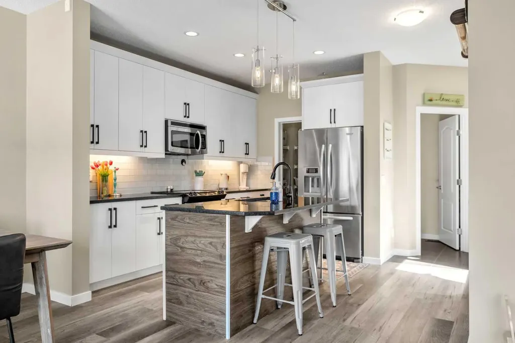 166 Sage Bank Grove NW Calgary AB T3R 0K1