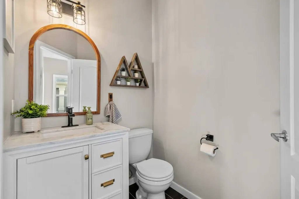 166 Sage Bank Grove NW Calgary AB T3R 0K1