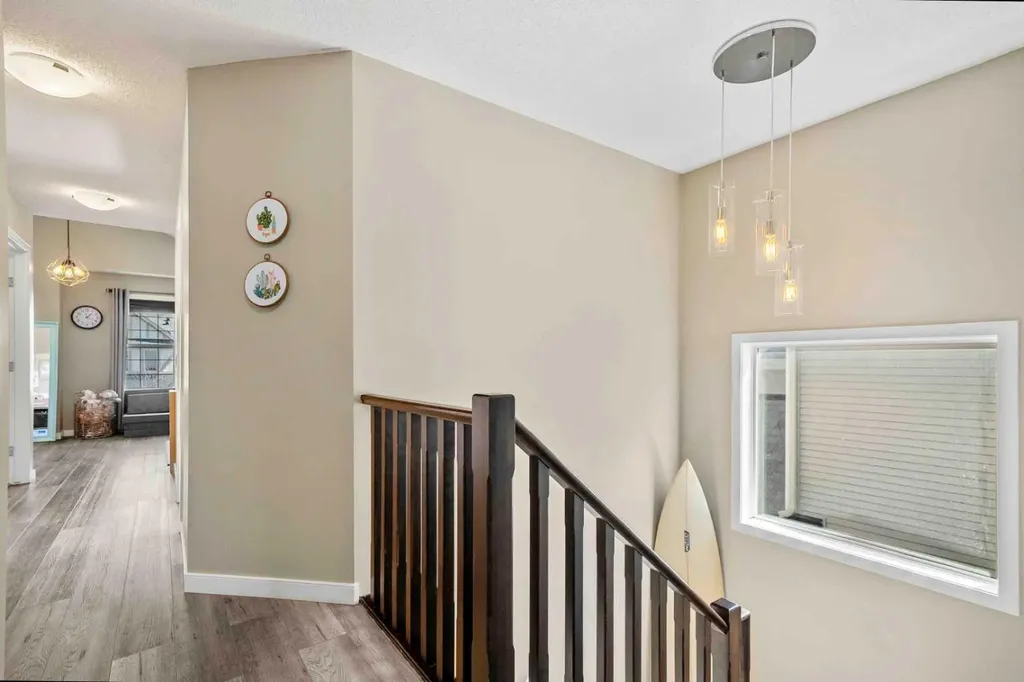 166 Sage Bank Grove NW Calgary AB T3R 0K1
