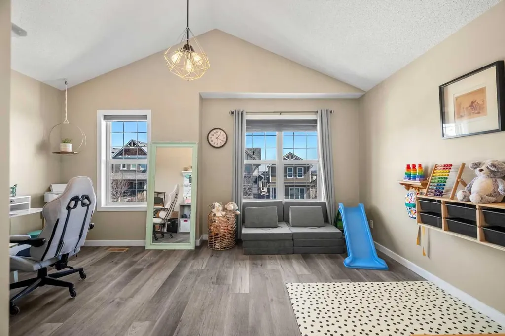 166 Sage Bank Grove NW Calgary AB T3R 0K1