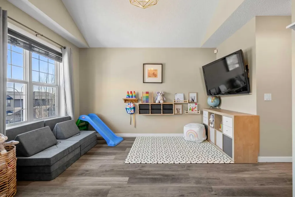 166 Sage Bank Grove NW Calgary AB T3R 0K1