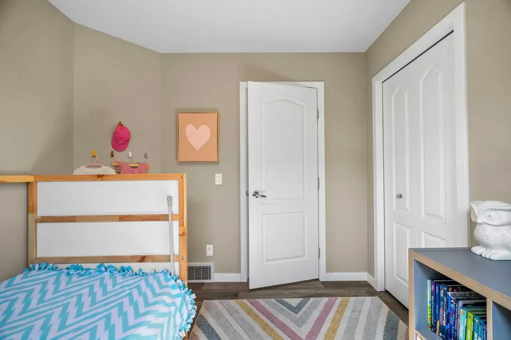 166 Sage Bank Grove NW Calgary AB T3R 0K1