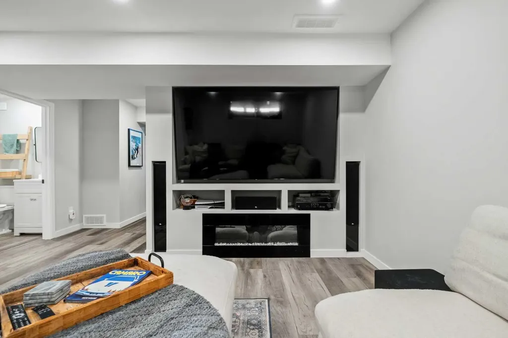 166 Sage Bank Grove NW Calgary AB T3R 0K1