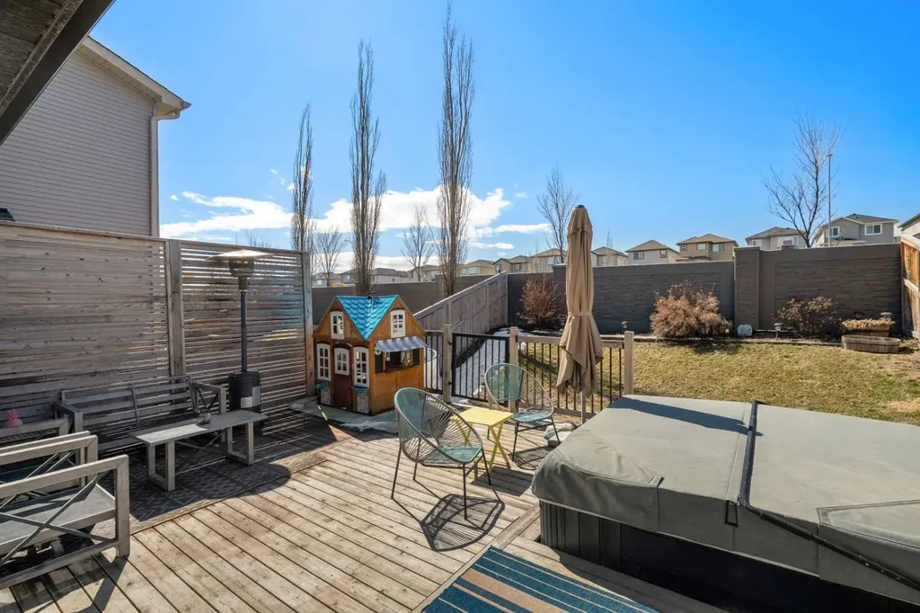 166 Sage Bank Grove NW Calgary AB T3R 0K1