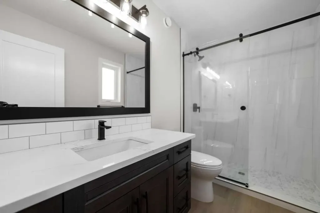 6336 26 Avenue Camrose AB T4V 5J6