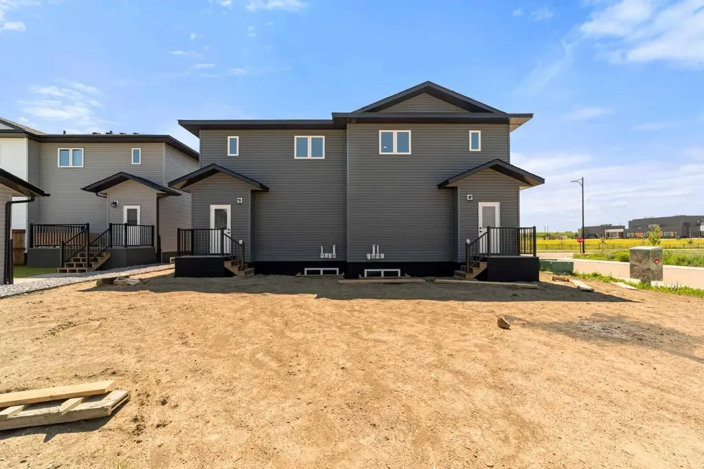 6336 26 Avenue Camrose AB T4V 5J6