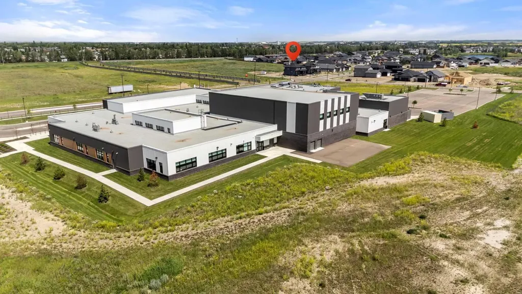 6336 26 Avenue Camrose AB T4V 5J6