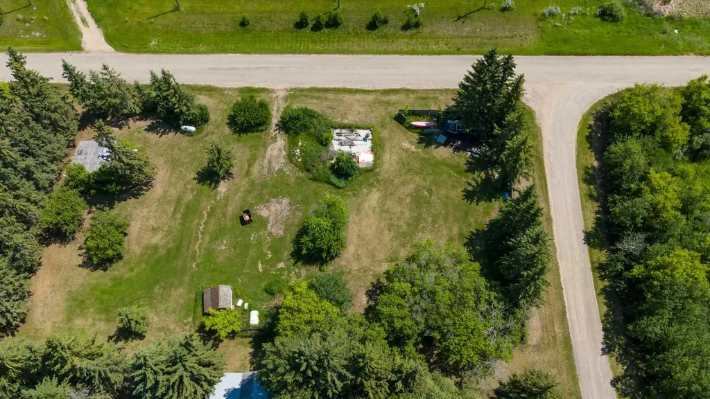 4901-4905 51 Street Streamstown AB T0B 4G0