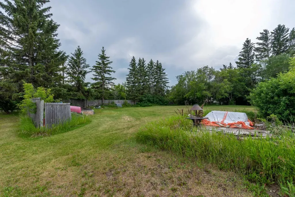 4901-4905 51 Street Streamstown AB T0B 4G0