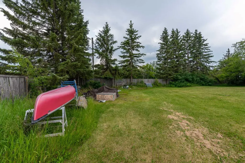 4901-4905 51 Street Streamstown AB T0B 4G0