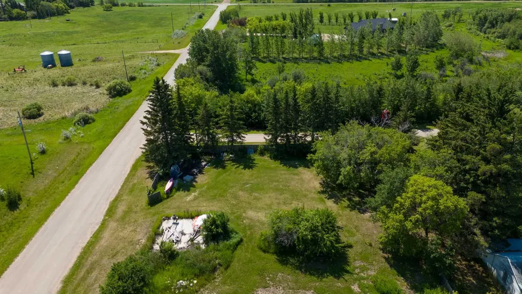 4901-4905 51 Street Streamstown AB T0B 4G0