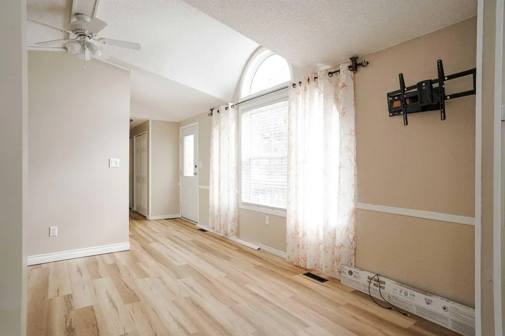 157 Grandview Crescent Fort Mcmurray AB T9H4X5