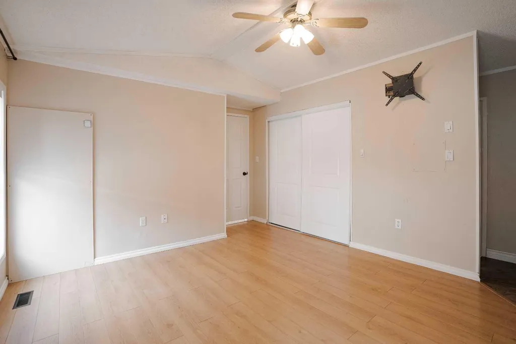 157 Grandview Crescent Fort Mcmurray AB T9H4X5