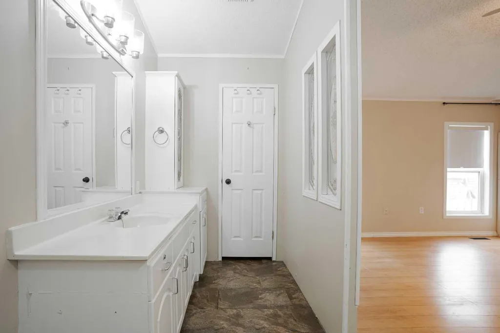 157 Grandview Crescent Fort Mcmurray AB T9H4X5
