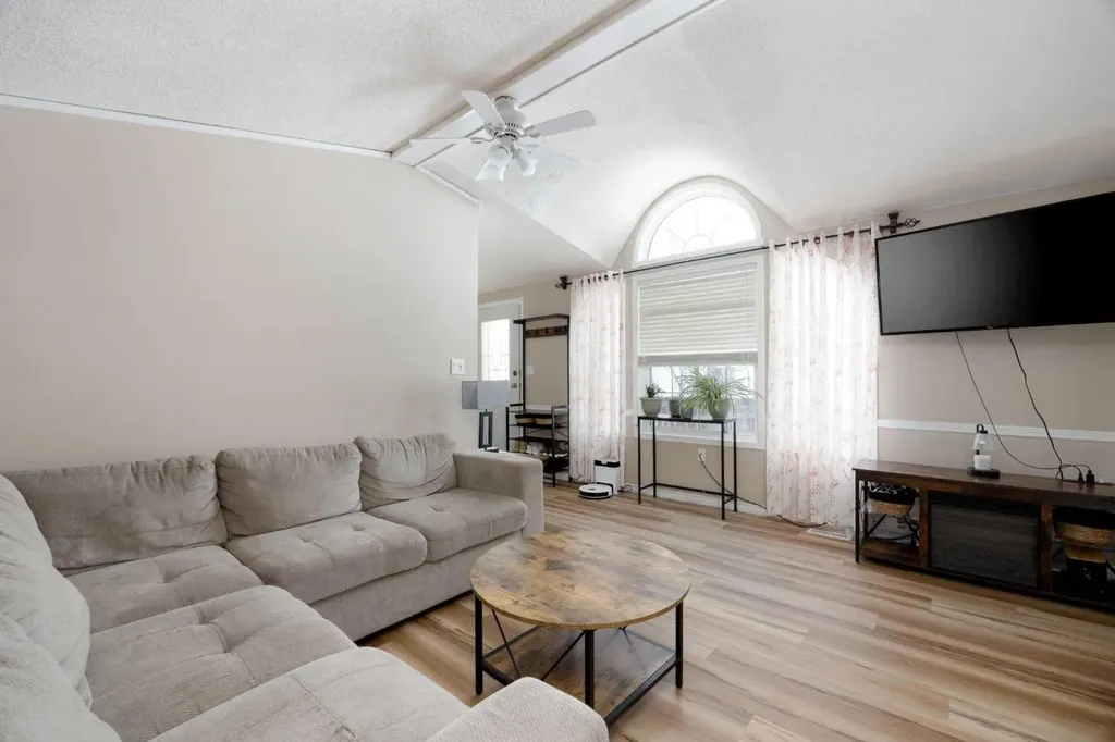 157 Grandview Crescent Fort Mcmurray AB T9H4X5
