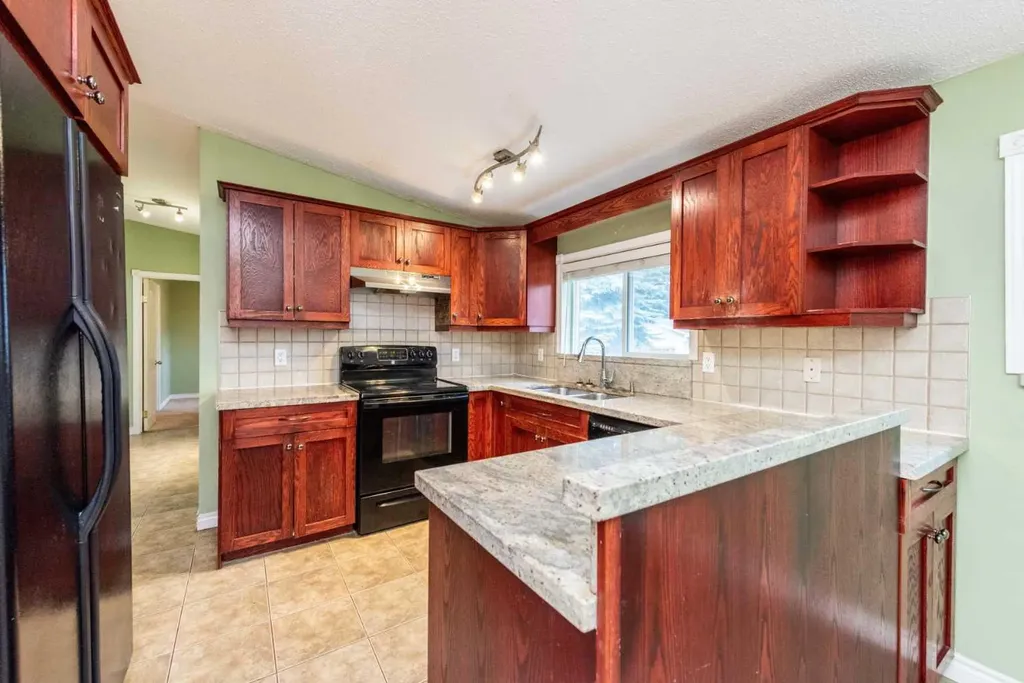 4628 Verona Drive NW Calgary AB T3A 0P4