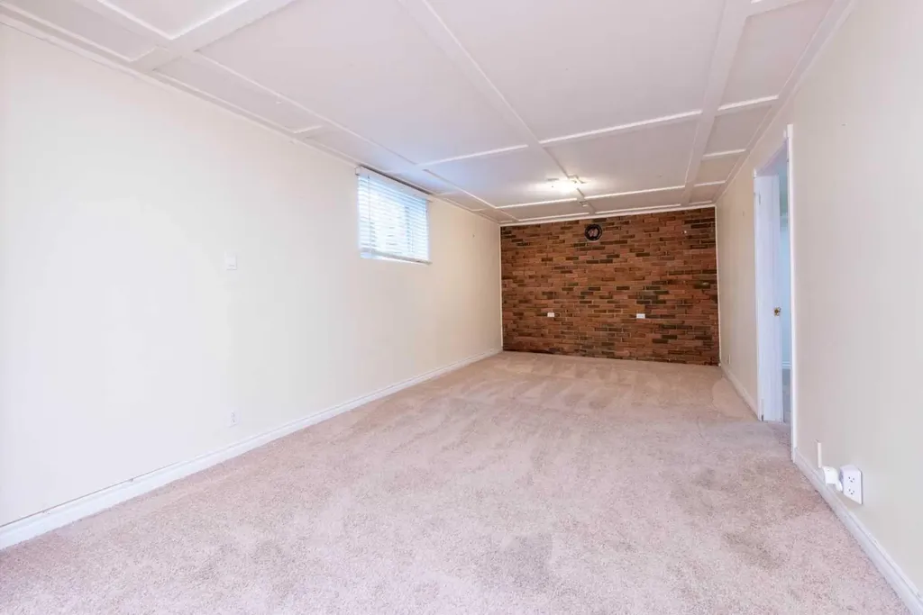 4628 Verona Drive NW Calgary AB T3A 0P4
