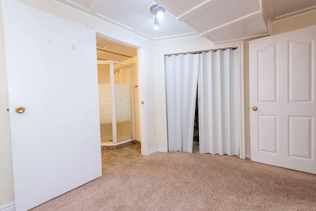 4628 Verona Drive NW Calgary AB T3A 0P4