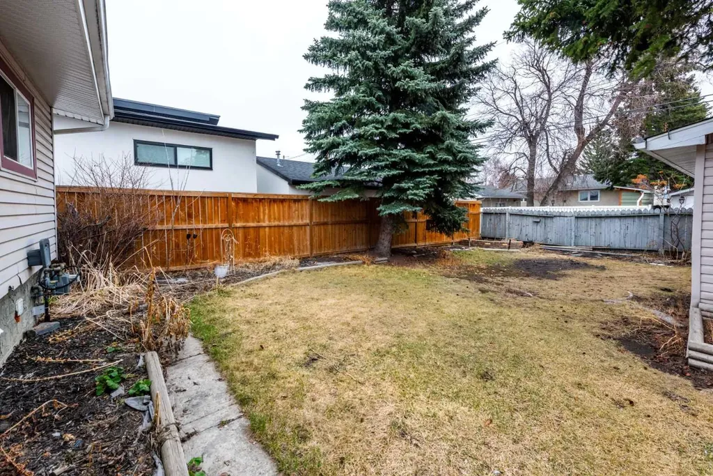 4628 Verona Drive NW Calgary AB T3A 0P4