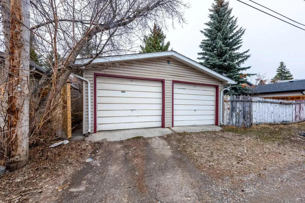 4628 Verona Drive NW Calgary AB T3A 0P4