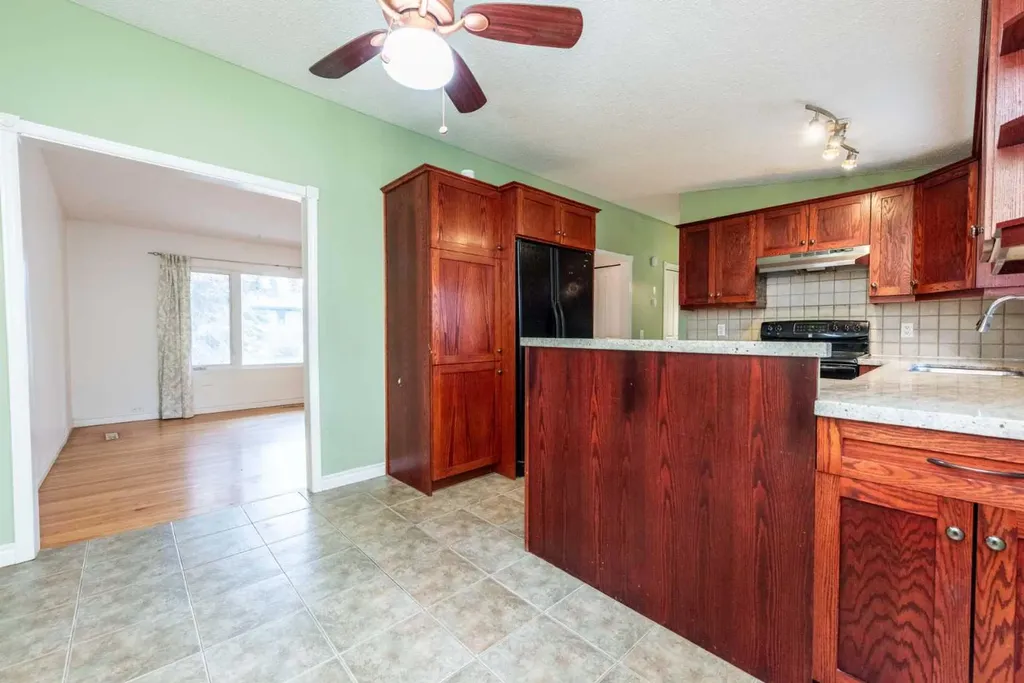 4628 Verona Drive NW Calgary AB T3A 0P4