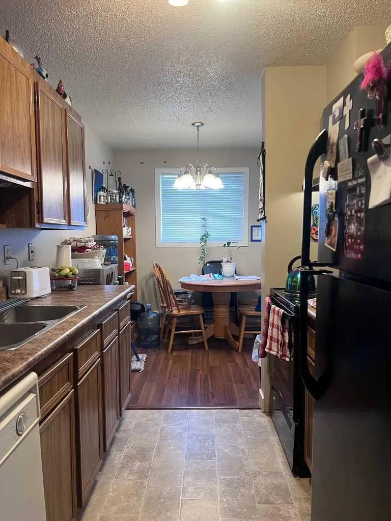49 Bennett Street Red Deer AB T4R 1V4
