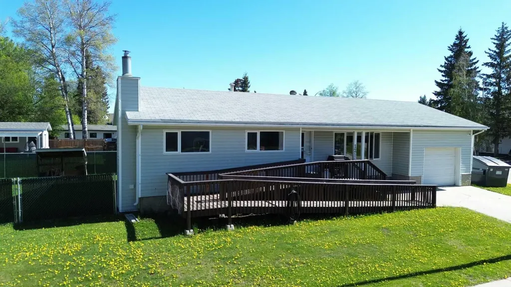 1216 10 Street SE Slave Lake AB T0G 2A3