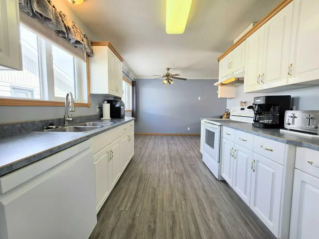 1216 10 Street SE Slave Lake AB T0G 2A3