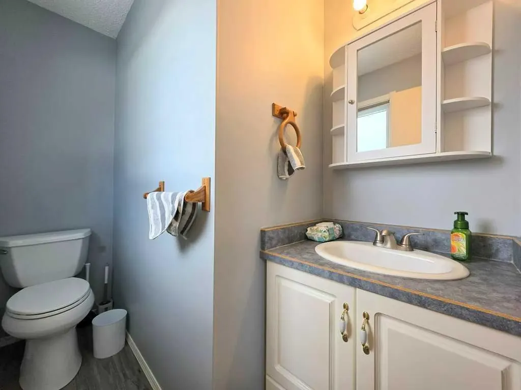 1216 10 Street SE Slave Lake AB T0G 2A3