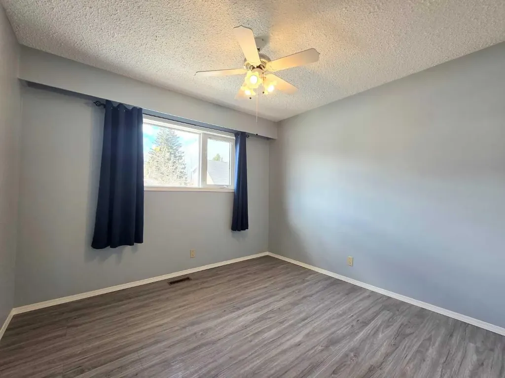 1216 10 Street SE Slave Lake AB T0G 2A3