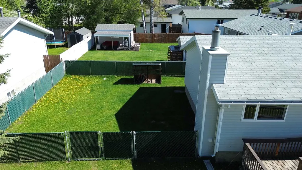 1216 10 Street SE Slave Lake AB T0G 2A3