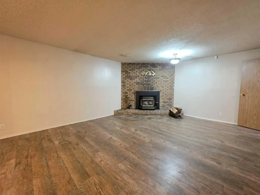 1216 10 Street SE Slave Lake AB T0G 2A3
