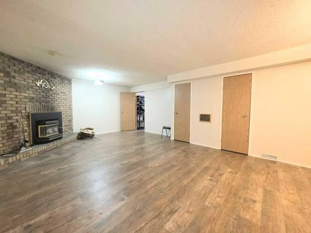1216 10 Street SE Slave Lake AB T0G 2A3